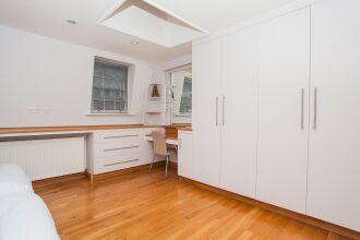 Spacious 1 Bedroom Flat in Victoria, фото 7