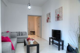 Cosy Apartment in Glyfada Center, фото 6