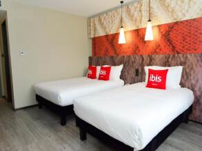 Ibis Hotel, фото 1