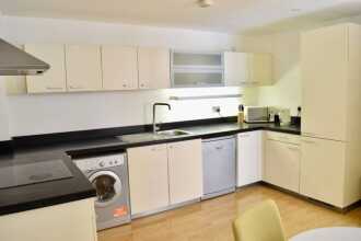 Modern 1 Bedroom Flat in Canary Wharf, фото 9