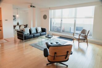 Spacious Family Condo In Swansea, Toronto, фото 2