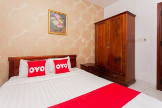 OYO 783 Rose Hotel