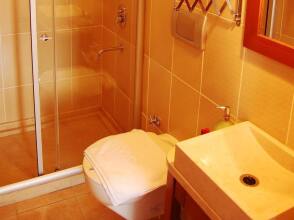 Agora Guesthouse And Hostel, фото 10