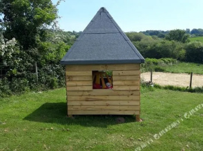 Kids Love Yurts Caravan Park, фото 17