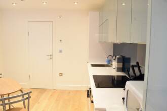 Stunning 1 Bedroom Apartment in Kennington, фото 10