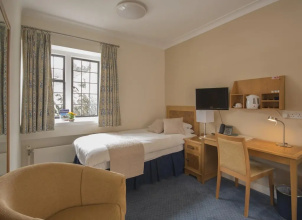 Madingley Hall - Bed & Breakfast
