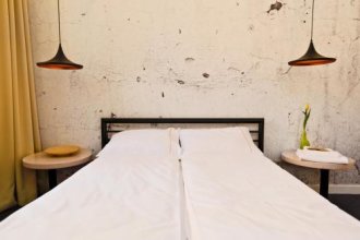 Sleep in Hostel & Apartments