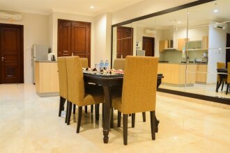 Awesome 3BR Bellezza Permata Hijau Apartment near Senayan, фото 17