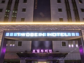 Two Be In Tourist Hotel