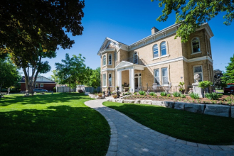 Hughson Hall Bed & Breakfast