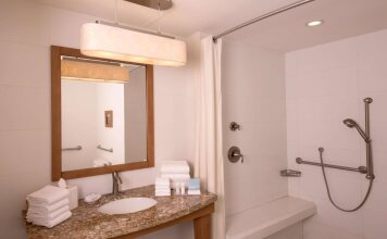 Hampton Inn By Hilton Guadalajara Expo, фото 34