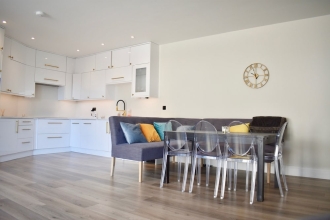 Modern 2 Bedroom Garden House, фото 12