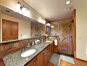 Charming 3BR w/ Balcony & Fire Pit, фото 17 Charming 3BR w/ Balcony & Fire Pit, фото 17