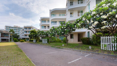 Baan Poolom Beachfront Condominium, фото 8