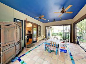 Charming 3BR w/ Balcony & Fire Pit, фото 12 Charming 3BR w/ Balcony & Fire Pit, фото 12