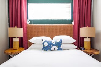 WanderJaunt North University Apts