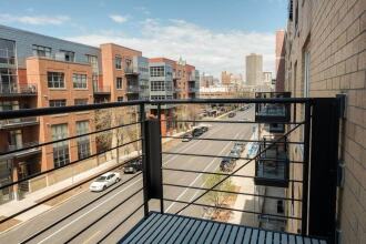 Bright Apartment  with Patio, фото 9