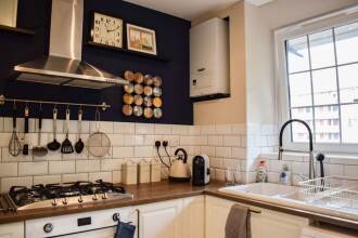 Charming 3 Bedroom Apartment From Cutty Sark, фото 20