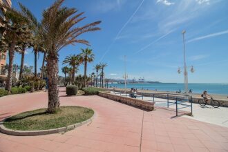 Seafront Malaga Central Apartment, фото 15