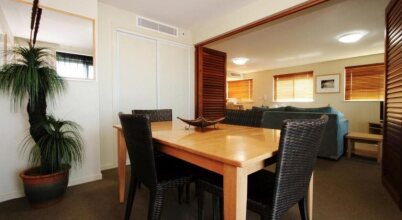 Riverside Holiday Apartments, фото 32