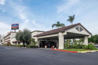 Howard Johnson Hotel&Conf Cntr by Wyndham Fullerton/Anaheim