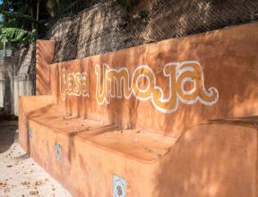 Casa Umoja Guesthouse