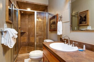 2BR Empire House Condo by RedAwning, фото 21