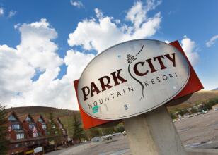 2BR Empire House Condo by RedAwning