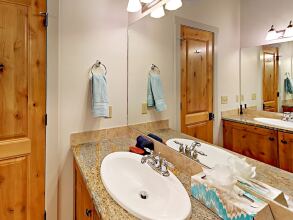 2br + Loft Mountain-view W/ Private Hot Tub 2 Bedroom Townhouse, фото 13 2br + Loft Mountain-view W/ Private Hot Tub 2 Bedroom Townhouse, фото 13