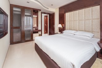 Staybridge Suites Dubai Internet City, An IHGHotel