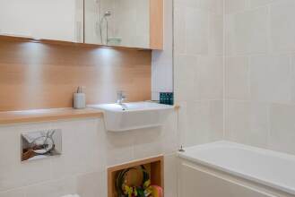 Lovely 1BR Flat for 2, Bromley by Bow