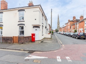 Northfield Street Worcester - Guest Homes, фото 2