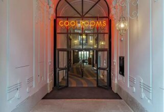CoolRooms Atocha Hotel