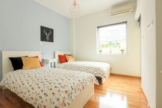 Cosy & Bright 2 Bedroom Apartment in Koukaki, фото 4