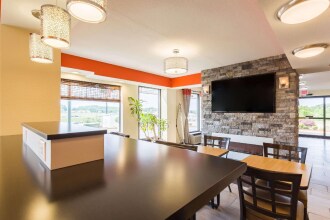 Econo Lodge White Pine, фото 27