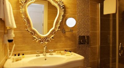 The White Swan Suites Beyoglu, фото 30