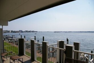 Harbour Island 39F by RedAwning, фото 11 Harbour Island 39F by RedAwning, фото 11