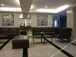 One Palm Tree Residence By Mary