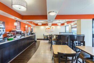 Econo Lodge White Pine, фото 19