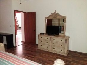 Tiffany Leon, фото 2 Tiffany Leon, фото 2