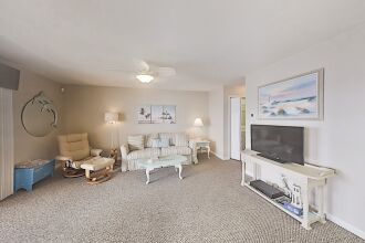 Bayfront W/ Private Balcony & Sweeping Views 2 Bedroom Condo, фото 4 Bayfront W/ Private Balcony & Sweeping Views 2 Bedroom Condo, фото 4