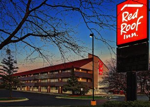 Red Roof Inn PLUS+ Chicago - Schaumburg/Woodfield Mall