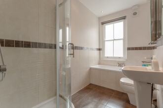 Large 2 Bedroom Flat Near Clapham High Street, фото 10