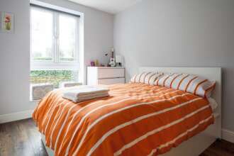 Spacious 1 Bedroom Apartment Near The Triangle, фото 1