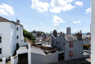 Clifton Place With Outside Terrace - Guest Homes, фото 10