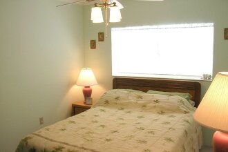 Harbour Island 39F by RedAwning