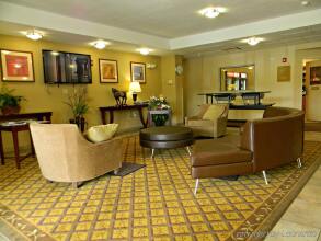 Candlewood Suites Lexington, фото 9