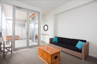 Four Kings Apartments, фото 24