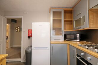 Spacious 2 Bedroom Cosy Apartment - Close to Station!, фото 4