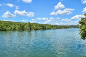 The Arrive Bungalow On Lake Austin 3 Bedroom Home, фото 24 The Arrive Bungalow On Lake Austin 3 Bedroom Home, фото 24